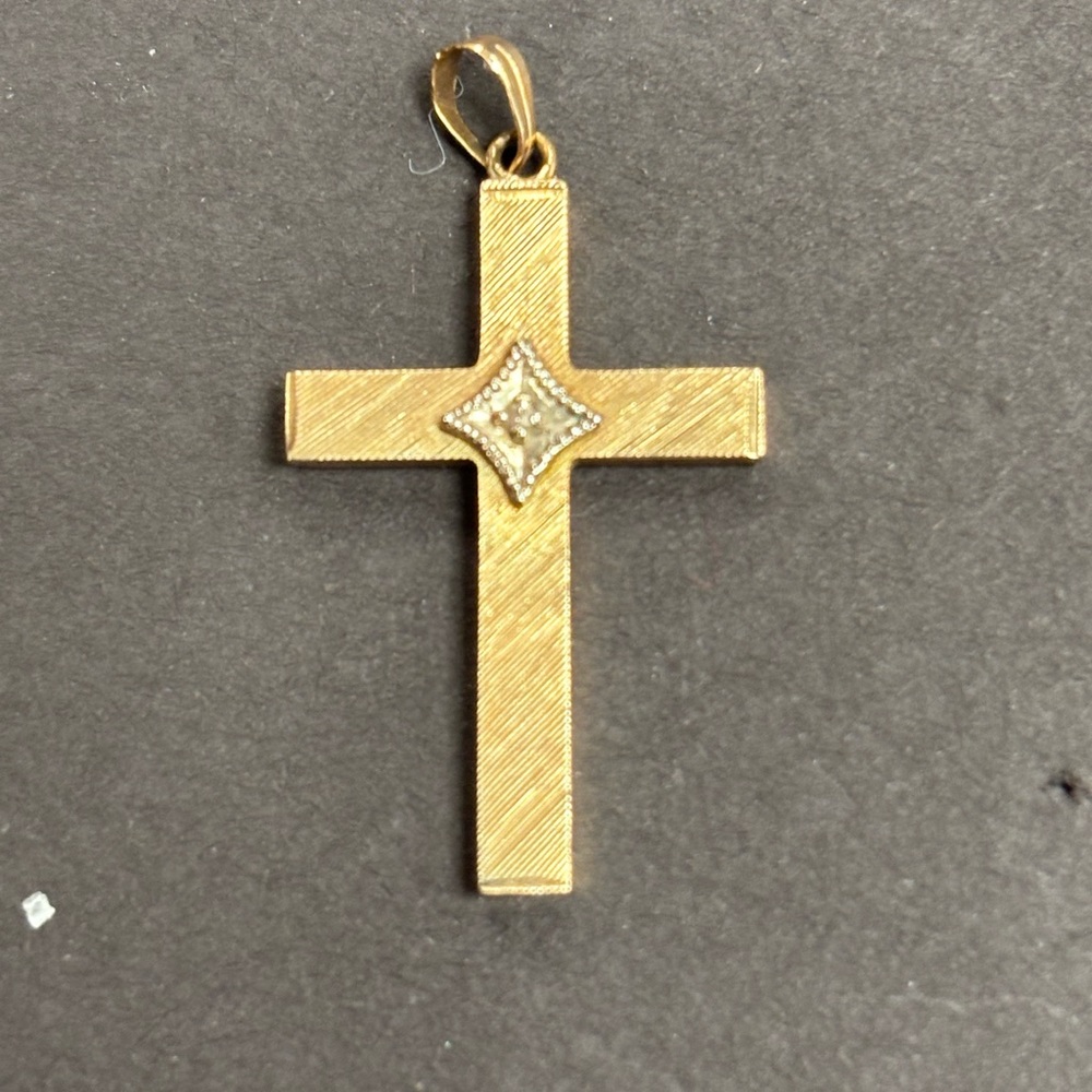 Elegant 10 k Gold Cross with diamond Pendant